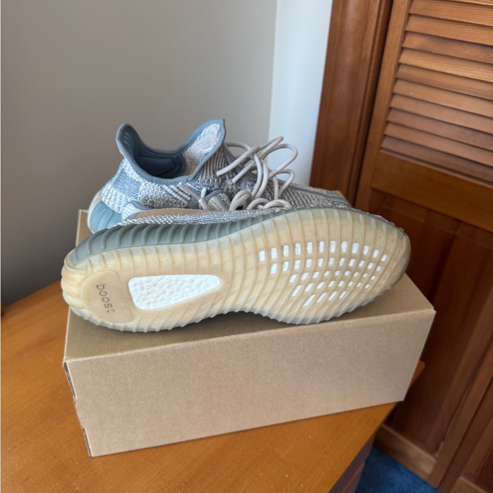 Yeezy Boost 350 V2 Blue Gray with Tan Stripe - Picture 4 of 4